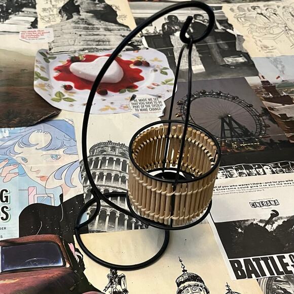 adorable hanging holder decor - Picture 2 of 4